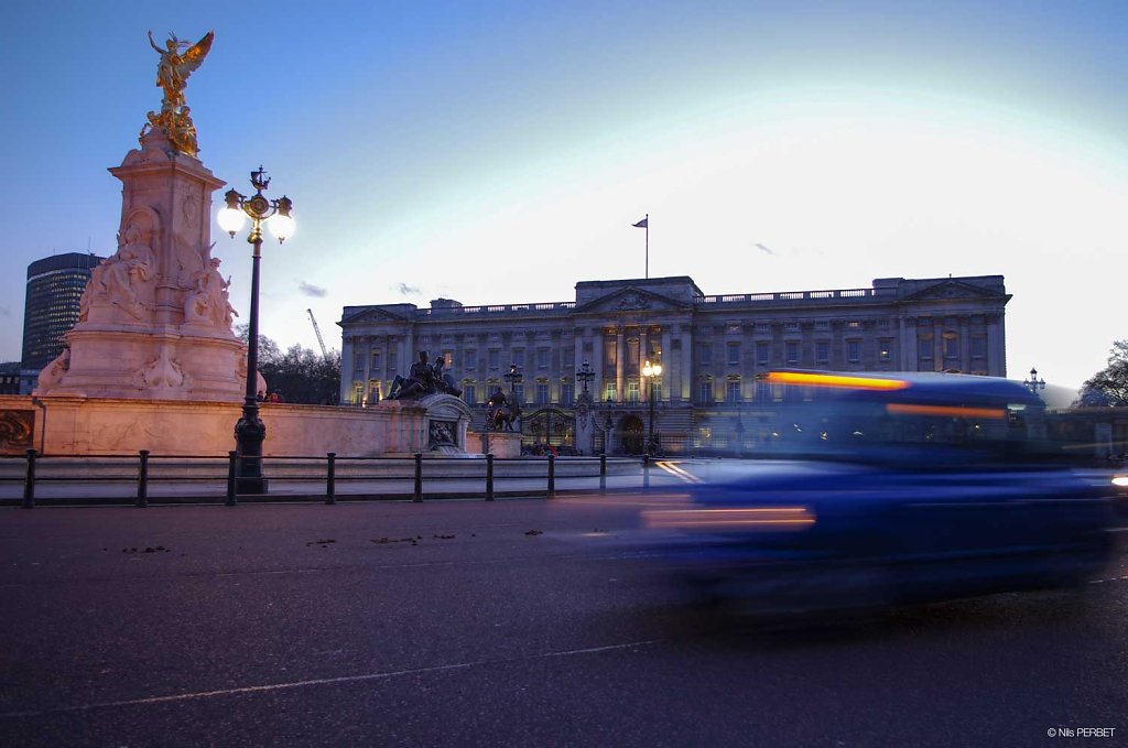 Buckingham Palace and its black cabs