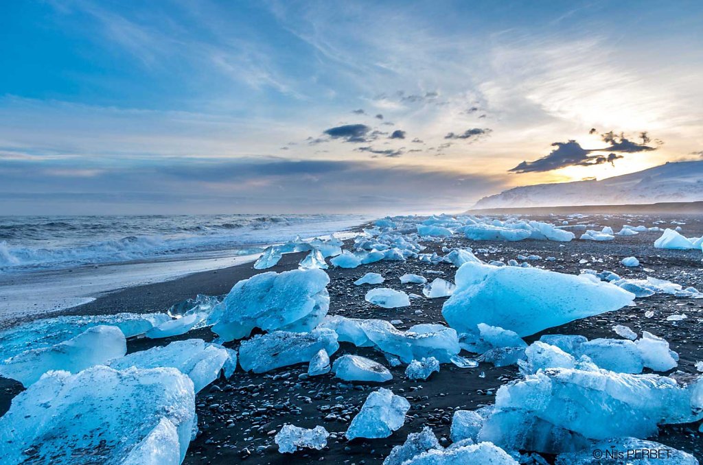 Black Sand Beach in Jökulsárlón