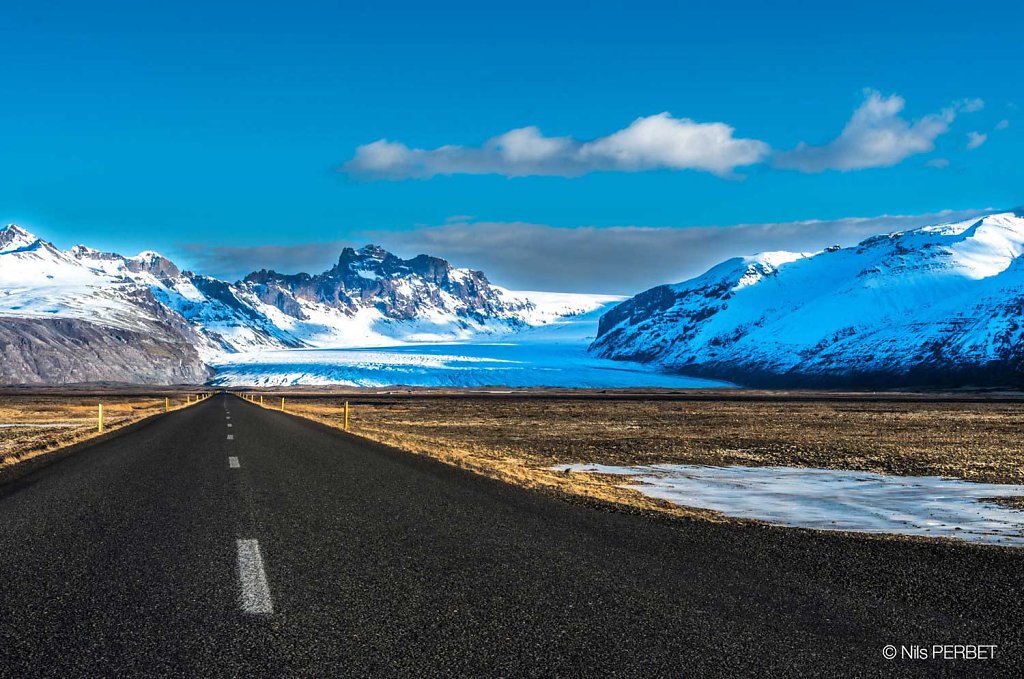 Road to Skaftafellsjökull glacier